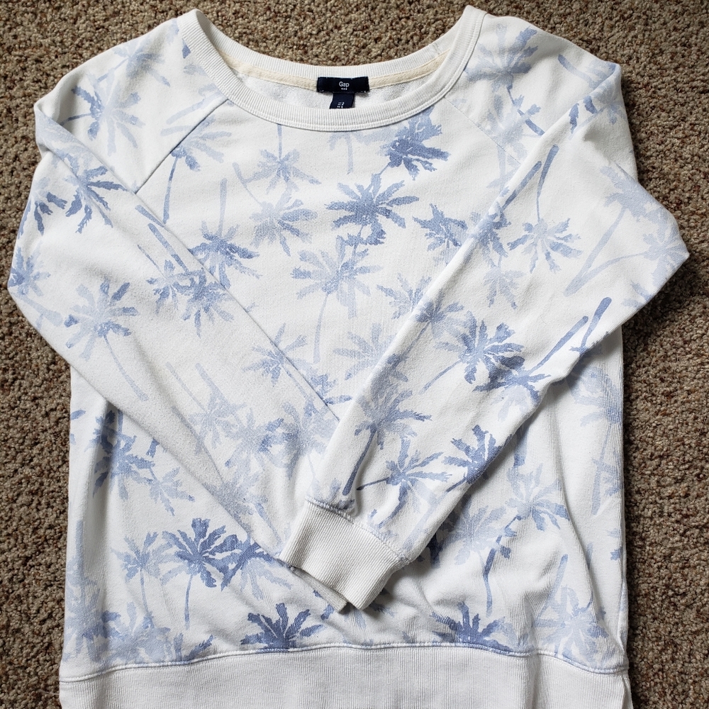 GAP sweatshirt